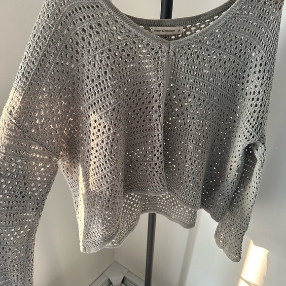 Anthropology Moon & Madison Light Gray Knit Top - Picture 2 of 9